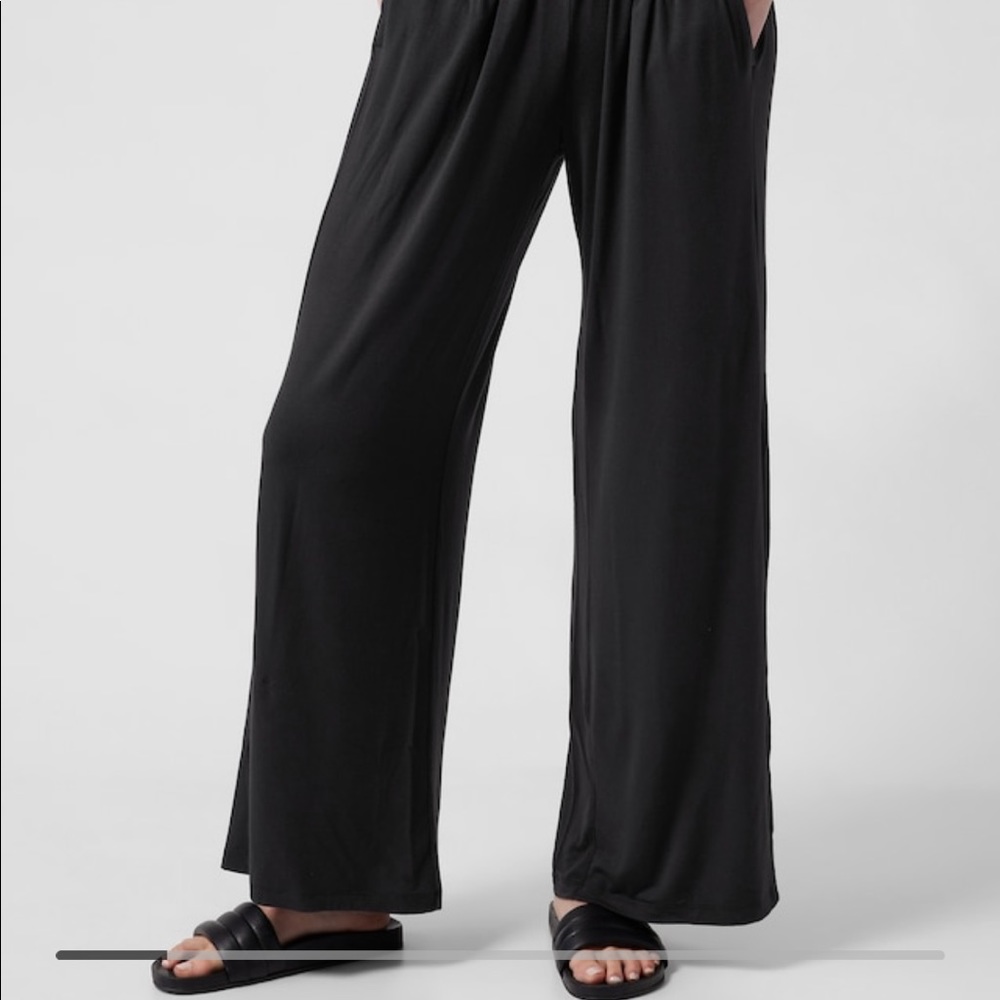 Athleta Studio Wide Leg Pant EUC (size Small)